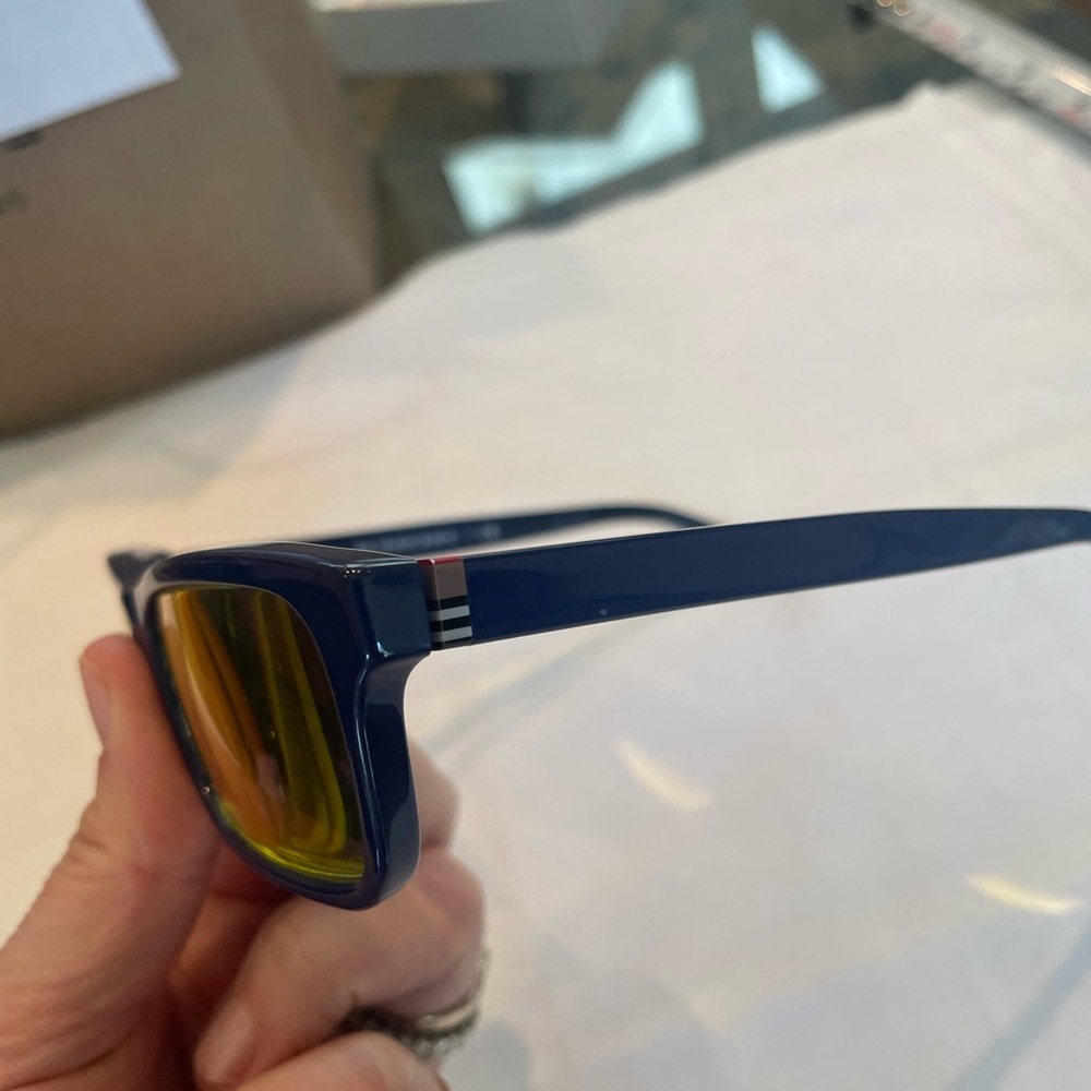 Burberry yellow lenses blue glasses - Picture 4 of 8